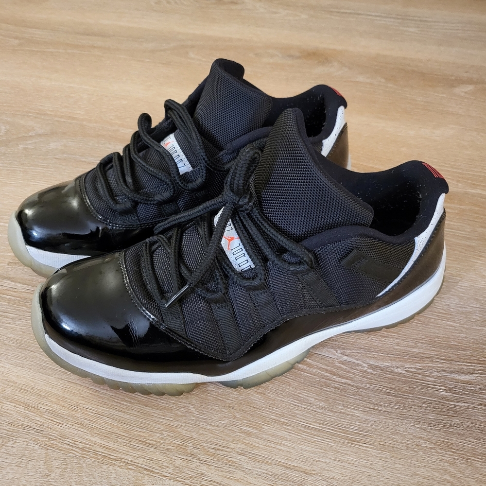 Nike Air Jordan 11 Low "Infrared" Size 10.5